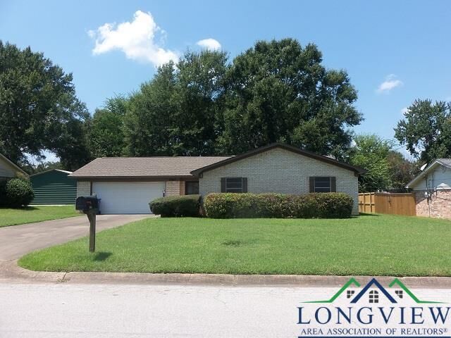 Property Photo:  2805 Redbud Street  TX 75662-9876 