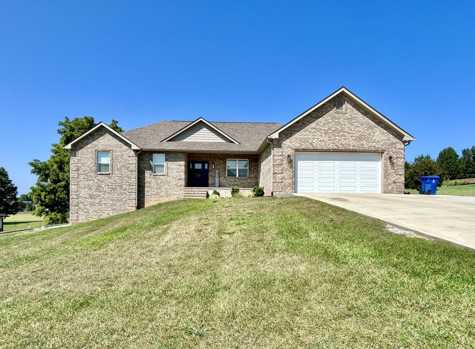 Property Photo: 201 Clear Lake Drive KY 42503