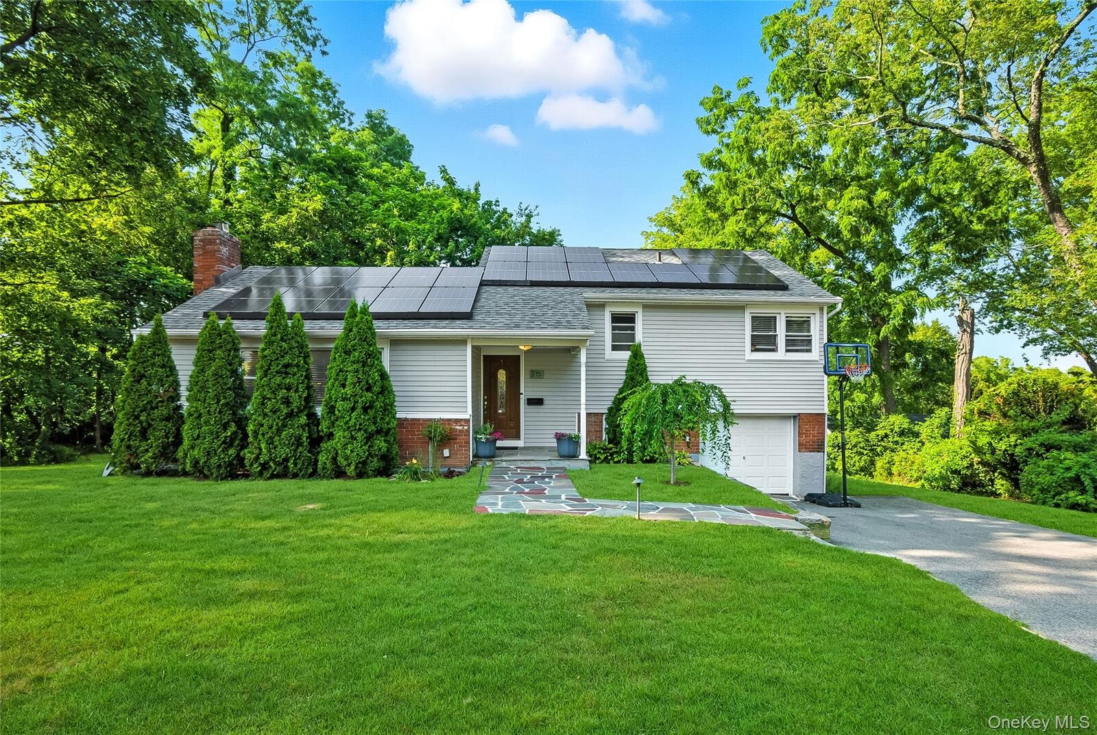 Property Photo:  15 Downing Drive E  NY 10607 
