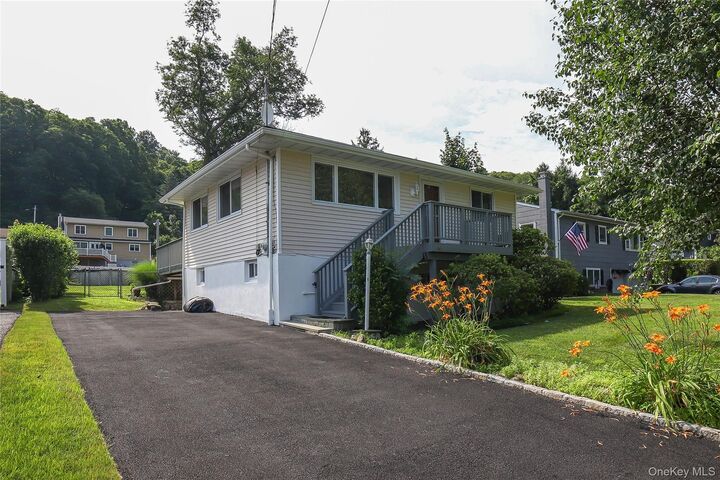 66 Putnam Road  Cortlandt Manor NY 10567 photo