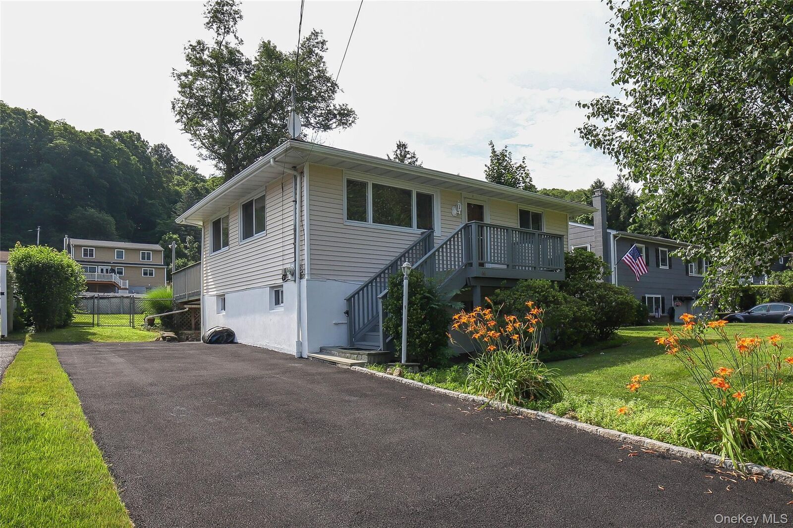 Property Photo:  66 Putnam Road  NY 10567 