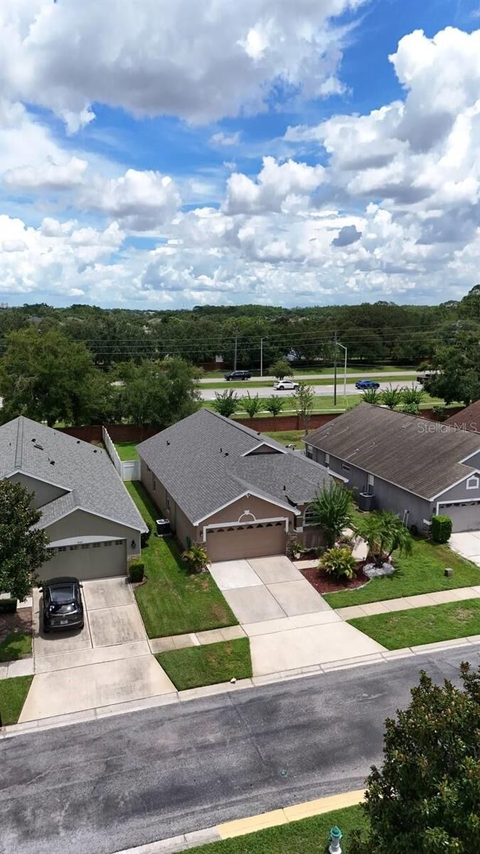 Property Photo:  9555 Pecky Cypress Way  FL 32836 