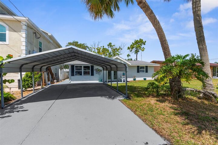 Property Photo:  13531 Dingus Lane  FL 34667 