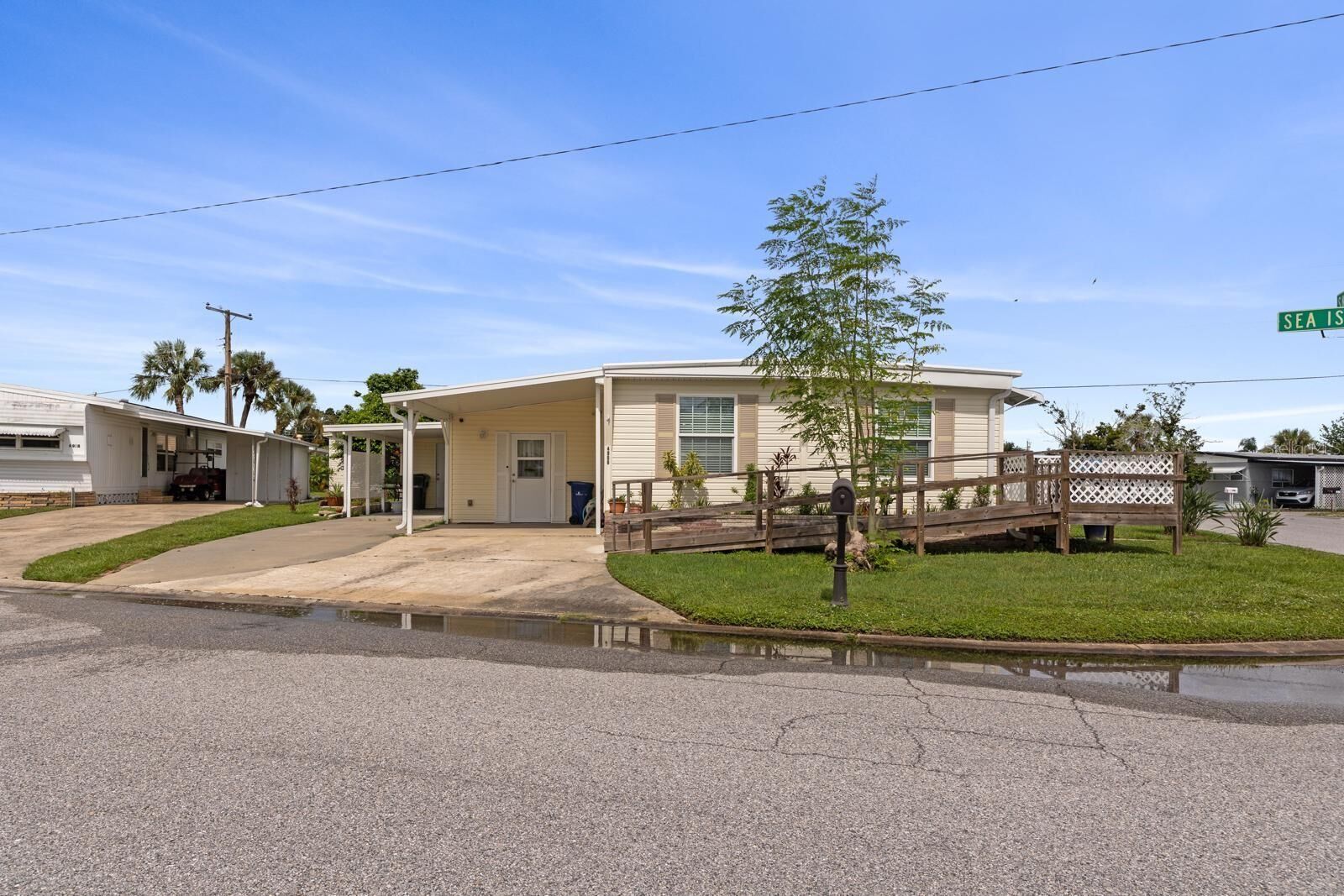Property Photo:  4906 Sea Island Avenue  FL 34234 