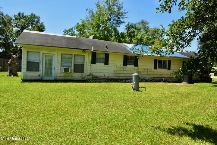 Property Photo:  432 Klondyke Road  MS 39560 