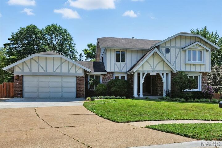 12850 Nimes Drive  Creve Coeur MO 63141 photo