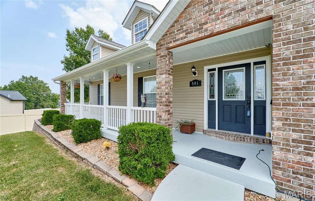 Property Photo:  501 Oakbluff Court  MO 63379 