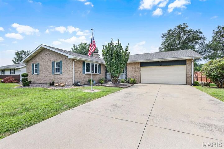 408 S Walnut Street  Bethalto IL 62010 photo