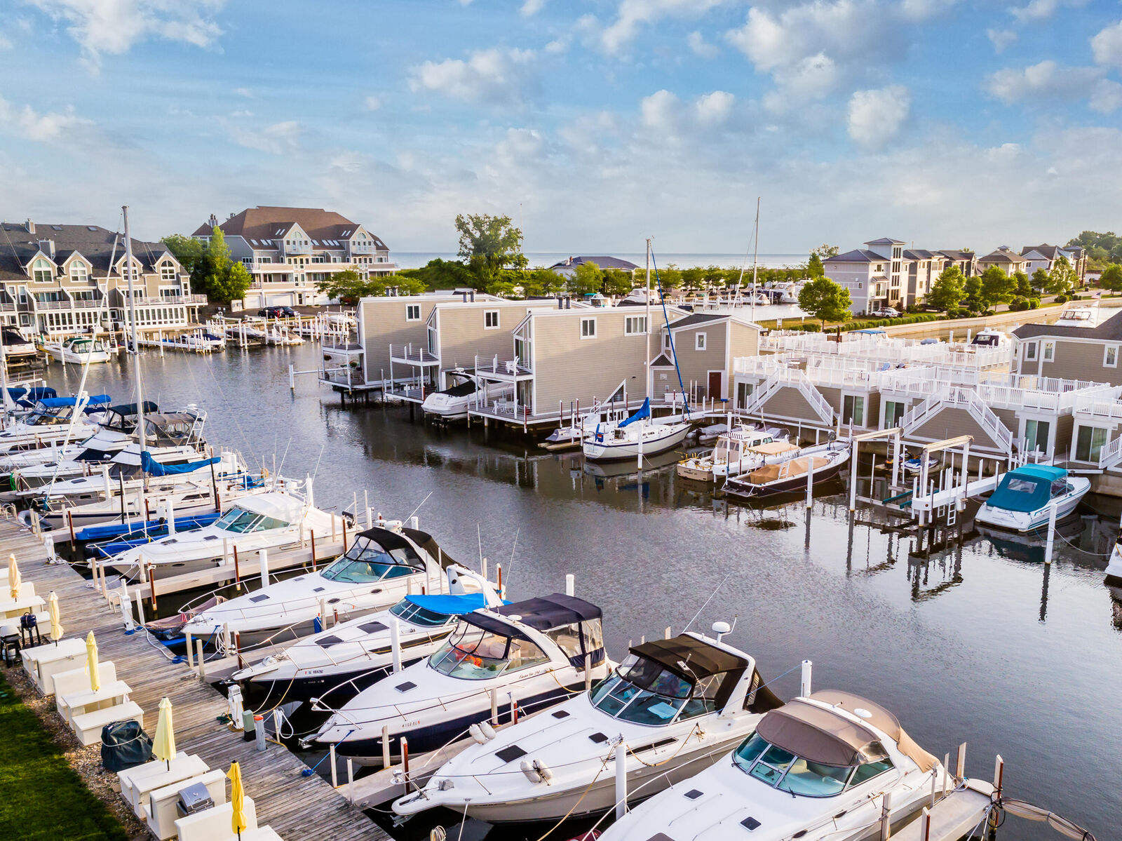 Property Photo:  18 Harbor Isle Drive  MI 49117 