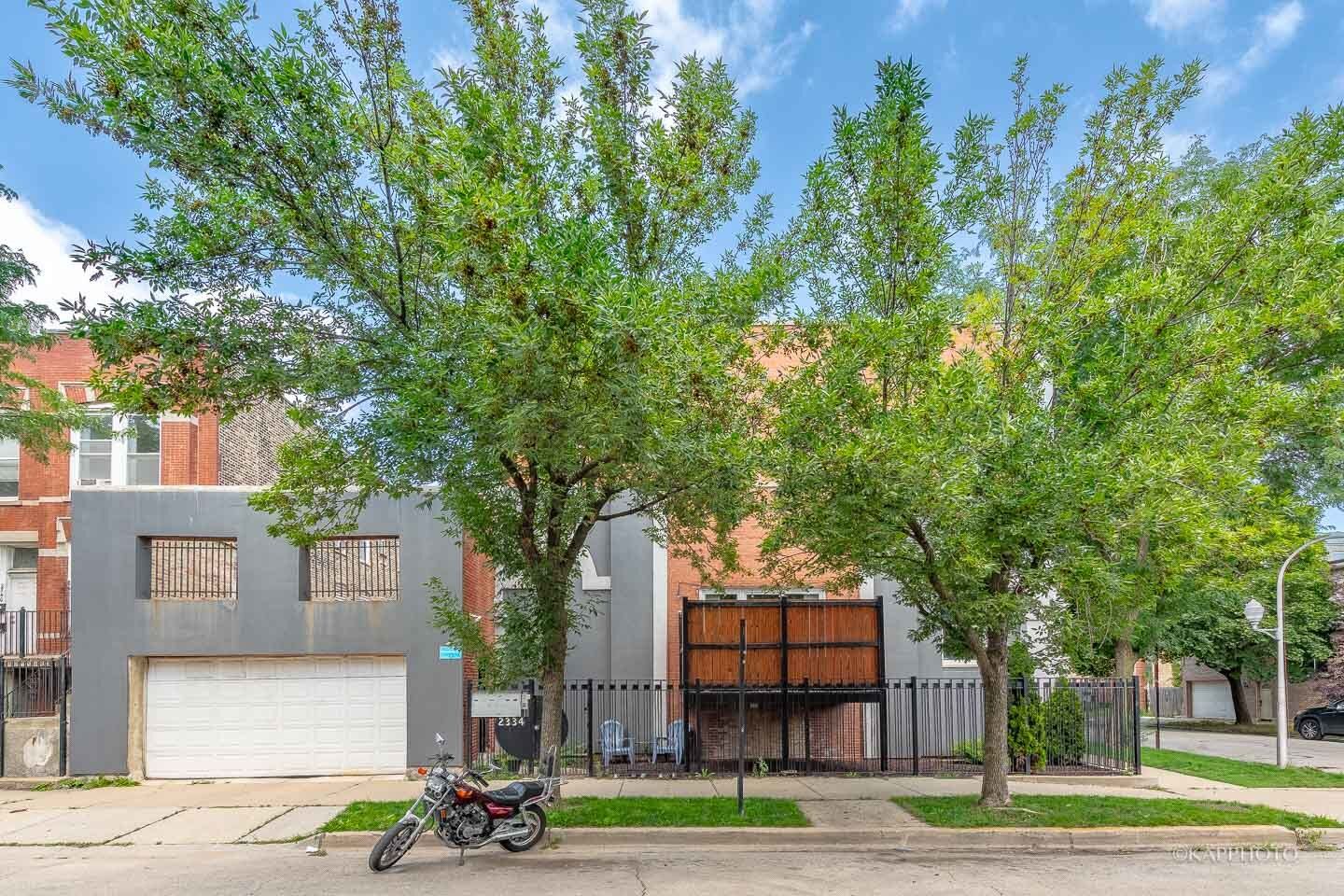 Property Photo:  2334 W Polk Street 2  IL 60612 