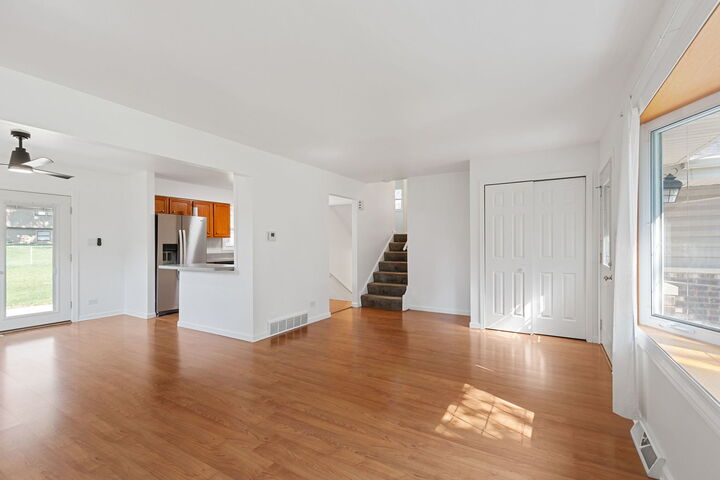 Property Photo:  630 Kenilworth Avenue 0  IL 60177 