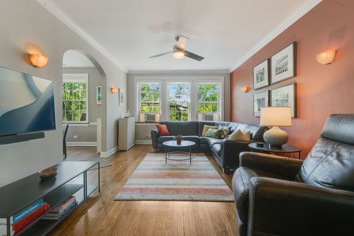 Property Photo: 1217 Hull Terrace 3A IL 60202