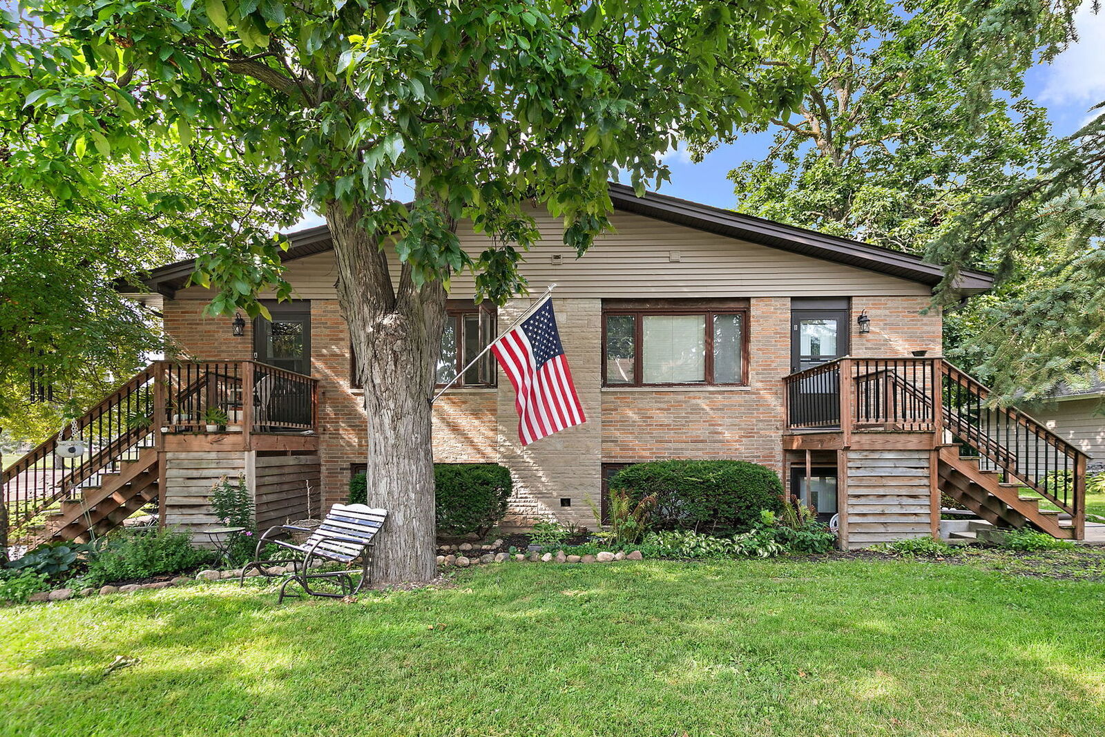 Property Photo:  104 E High Avenue  IL 60140 