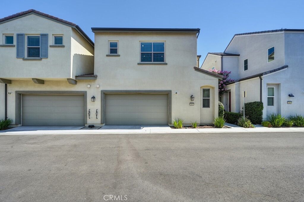 Property Photo: 4167 103 Horvath Street 103 CA 92883