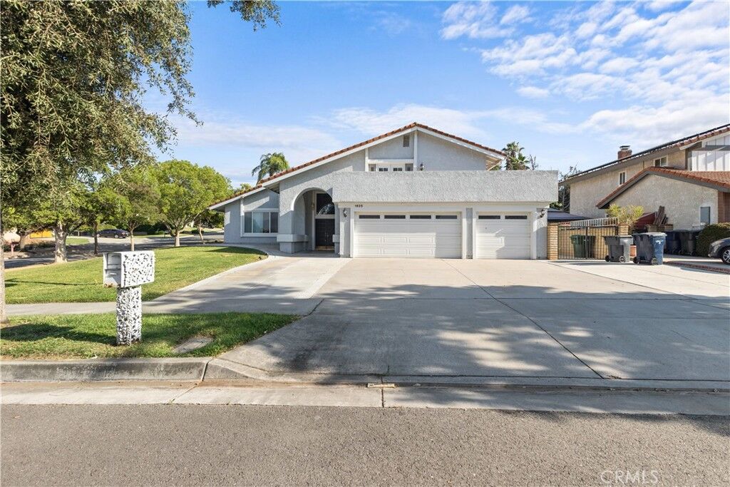 Property Photo: 1625 Chelsea Avenue CA 92373
