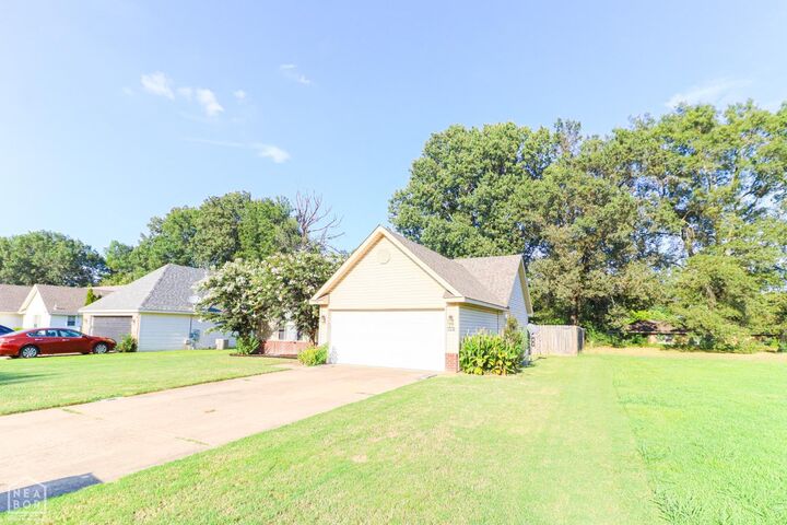 Property Photo: 724 Crescent Cove AR 72401