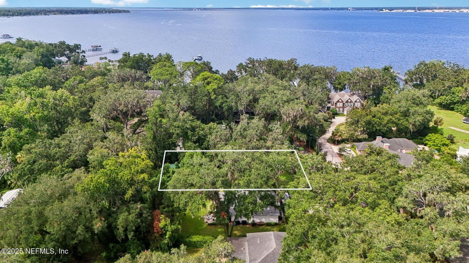 Property Photo:  2222 Sedgwick Place  FL 32217 