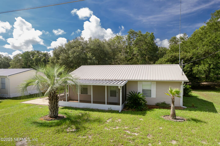Property Photo: 301 Hamilton Road FL 32189