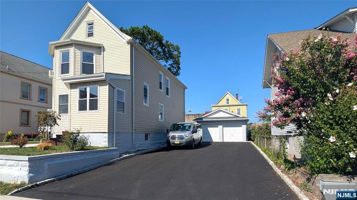 Property Photo:  145 Hayward Place 2  NJ 07057 
