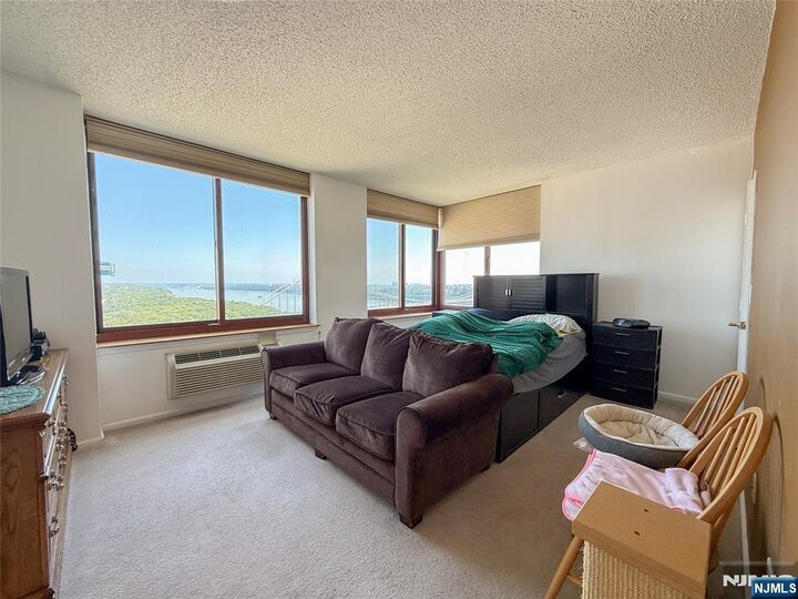 Property Photo:  100 Old Palisade Road 3402  NJ 07024 