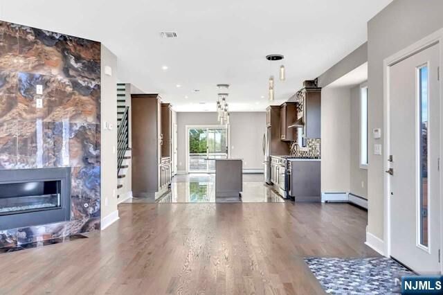 Property Photo:  420 Glen Avenue A  NJ 07650 