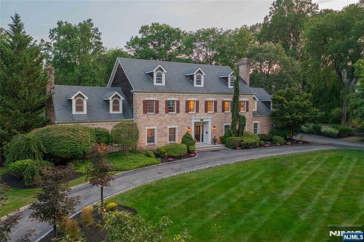 Property Photo:  18 Autumn Court  NJ 07458 