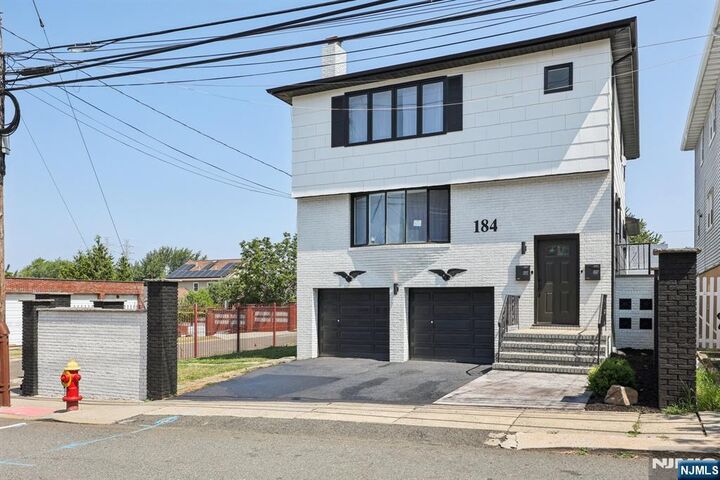Property Photo:  184 Albert Street  NJ 07031 