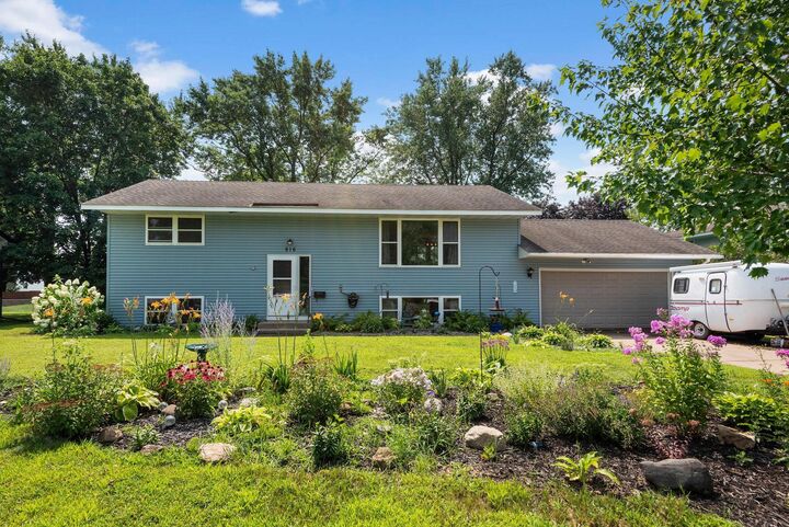 Property Photo: 916 Adams Street MN 55303