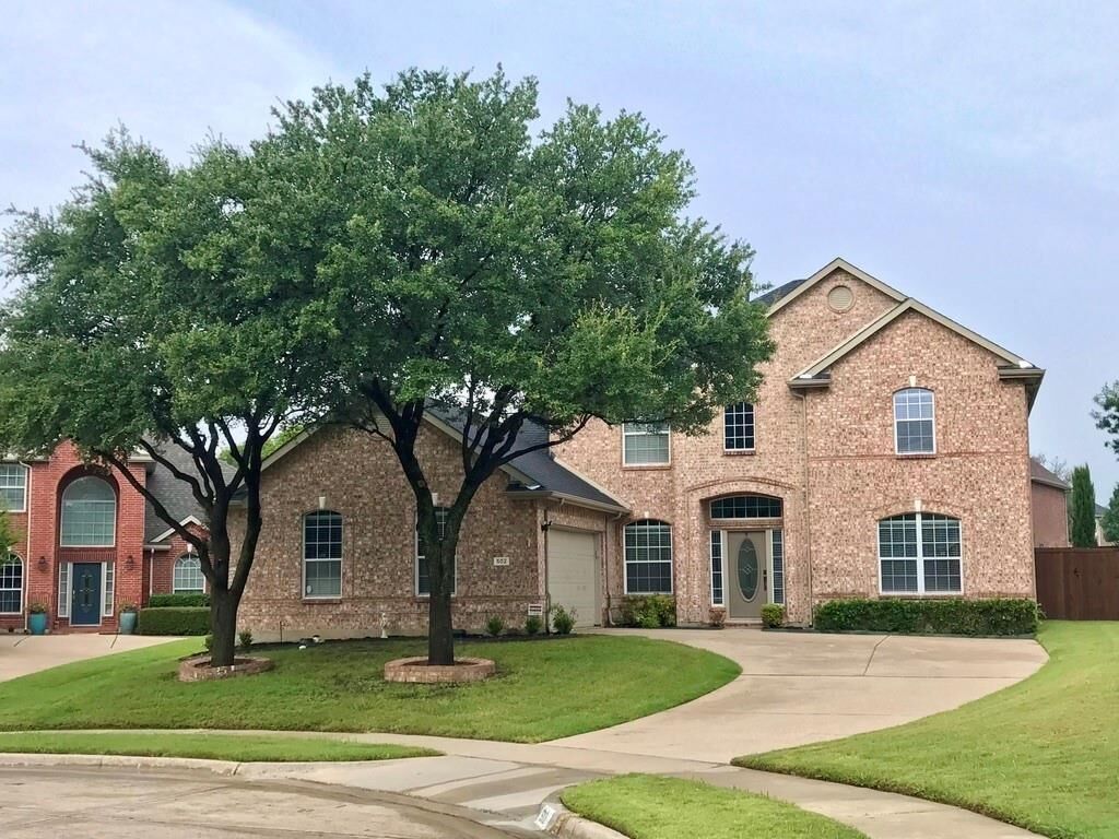 Property Photo: 502 Dale Court TX 76248