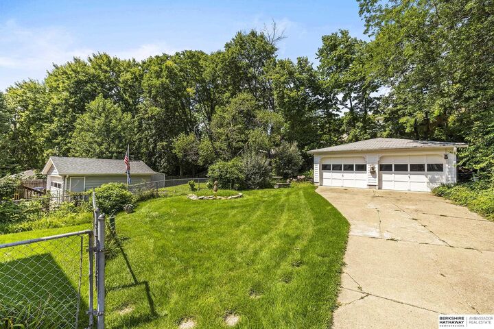Property Photo:  222 Locust Lodge Avenue  IA 51503 