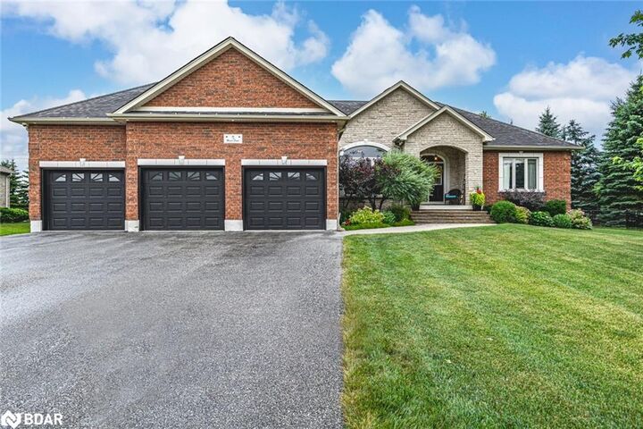 5 Munro Court  Snow Valley ON L9X 0H6 photo
