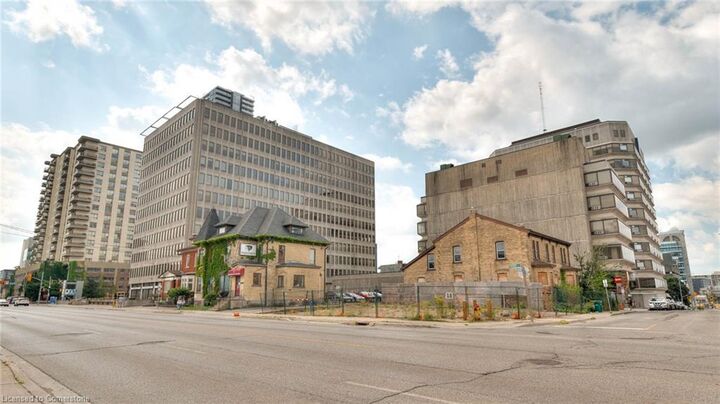 Property Photo: 21 Weber Street W ON N2H 3Y9