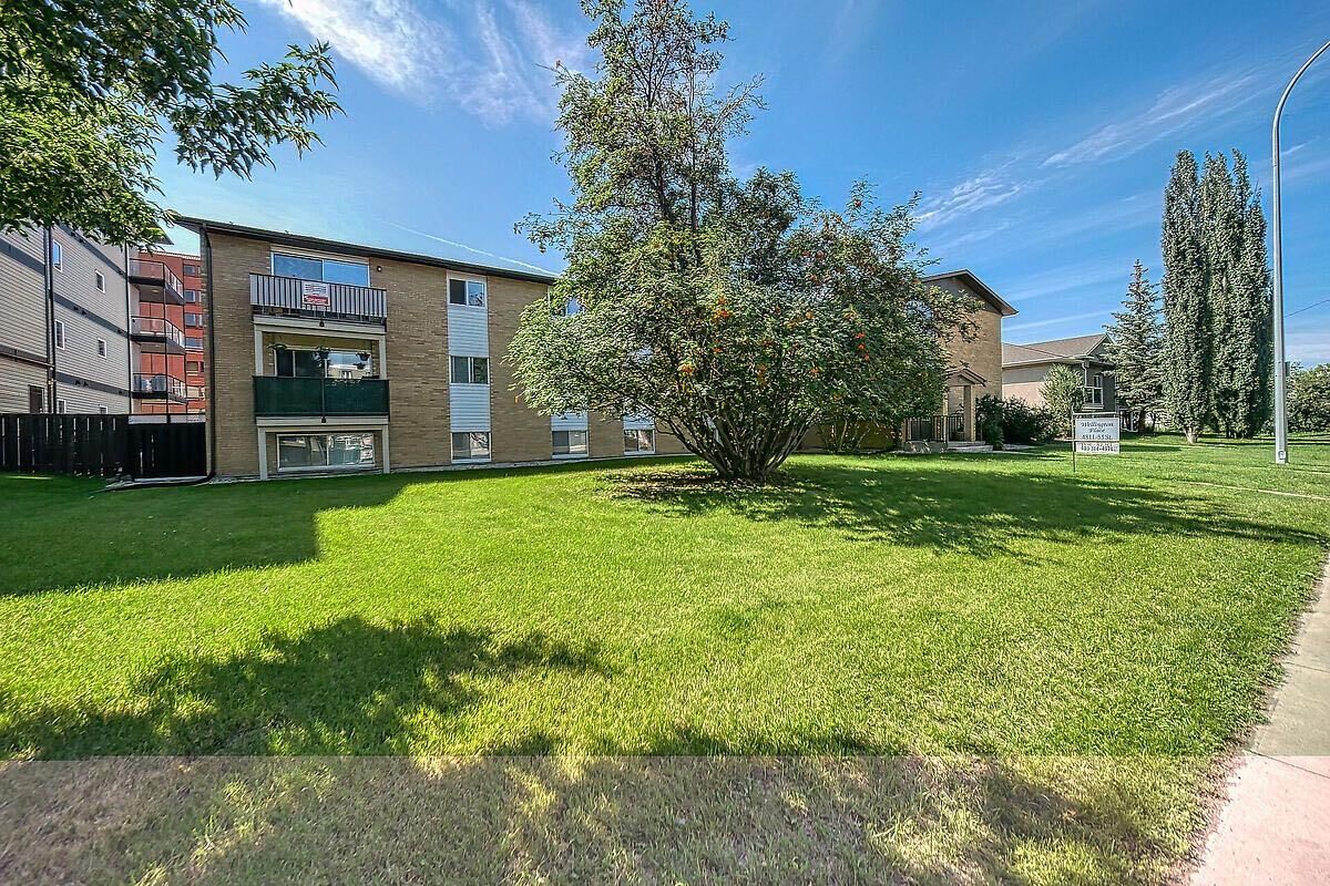 Property Photo: 4811 55 Street 202 AB T4N 2J2