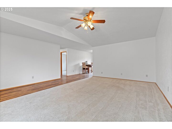 Property Photo:  1804 N Aldersgate Ln  OR 97132 