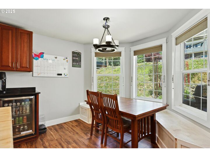 Property Photo:  438 NW Roselawn St  WA 98648 