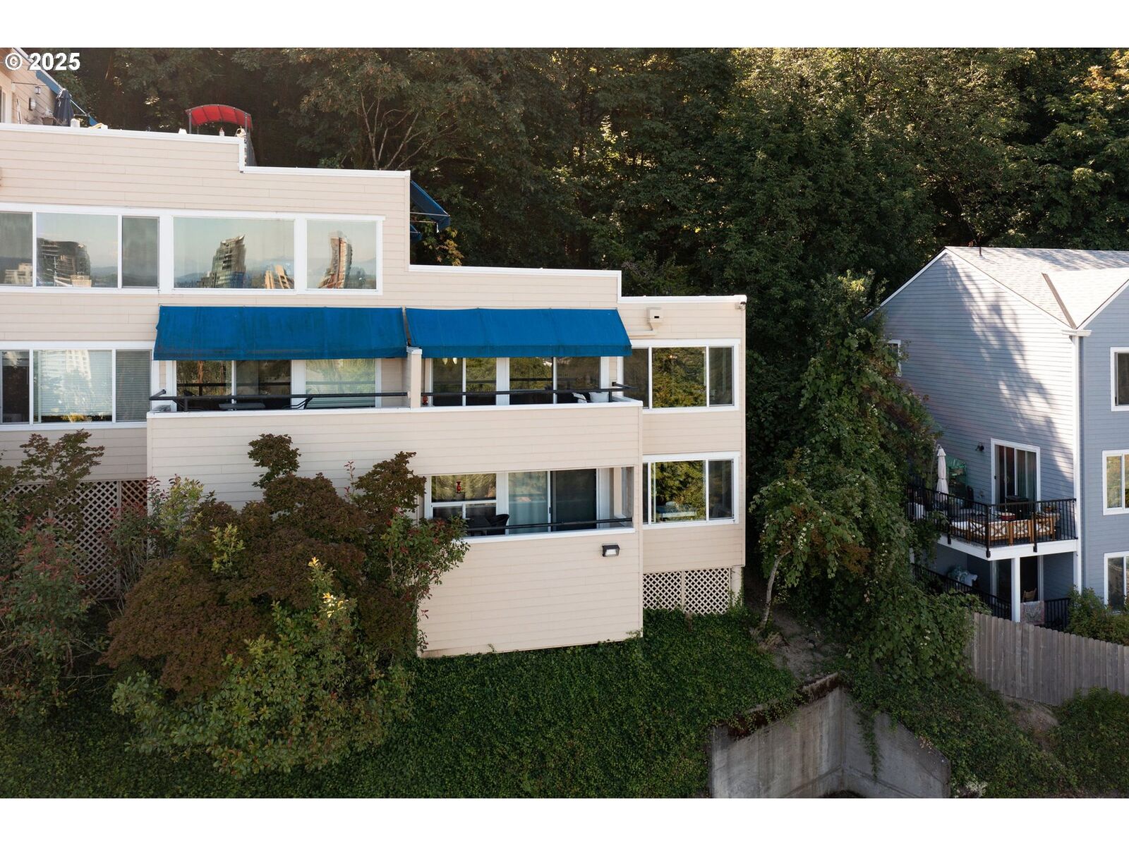 Property Photo: 3515 SW Barbur Blvd S2 OR 97239