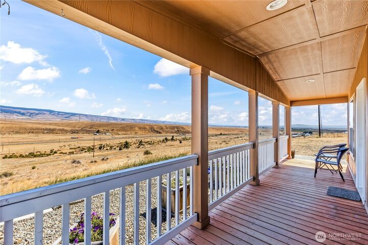 Property Photo:  750  Sagebrush Road  WA 98926 