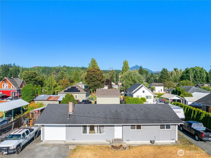 Property Photo: 311 Wabash Place WA 98252