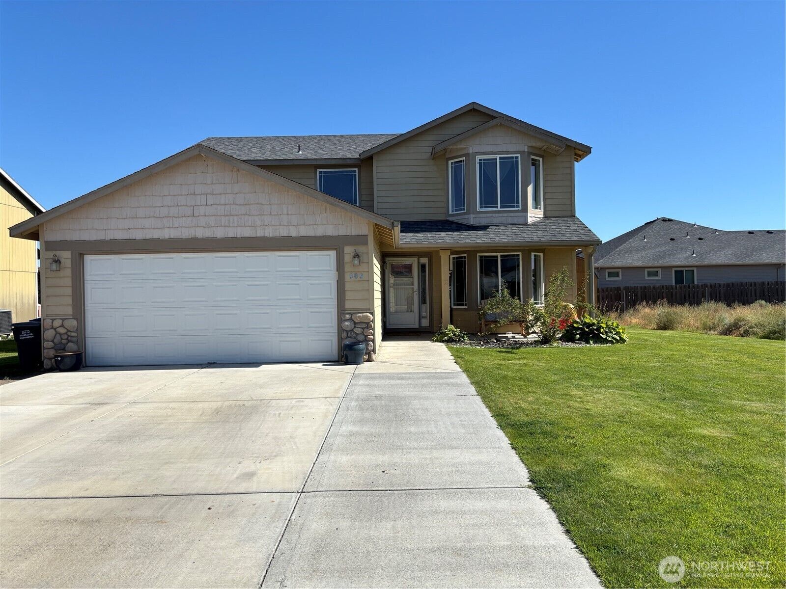 Property Photo:  909 W Polo Ridge Drive  WA 98837 