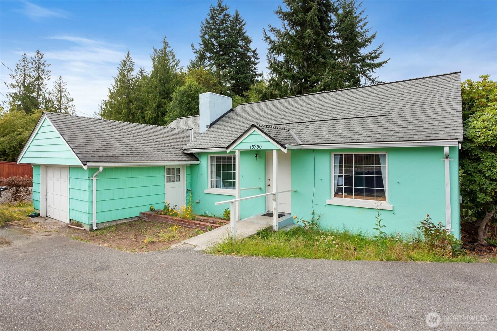 Property Photo:  13230  Beverly Park Road  WA 98275 