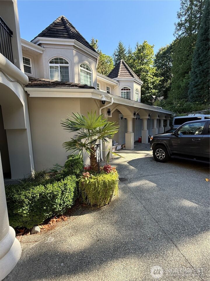 Property Photo:  17316 SE 60th Street B  WA 98006 