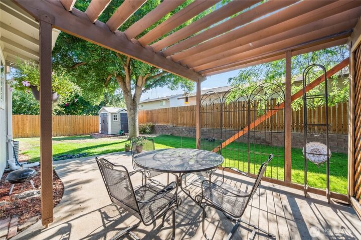 Property Photo:  938  College Street  WA 98801 