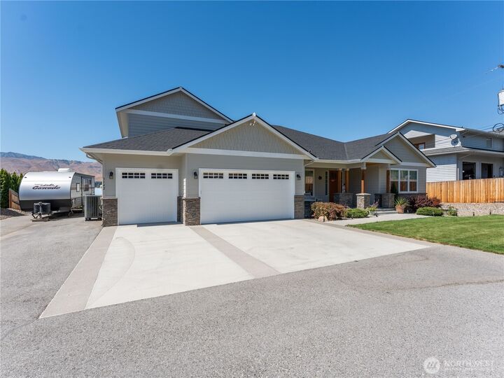 Property Photo:  3142 NW Delcon Court  WA 98802