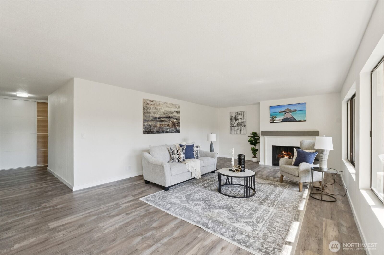 Property Photo:  18210  15th Avenue NE 203  WA 98155 