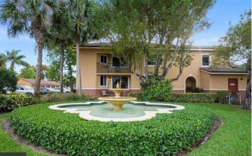Property Photo:  700 Scotia Drive 101  FL 33462 