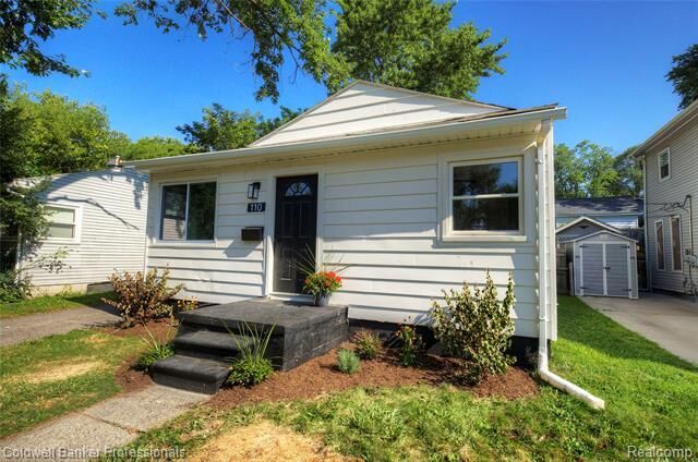 Property Photo:  110 W Tennyson Avenue  MI 48340 