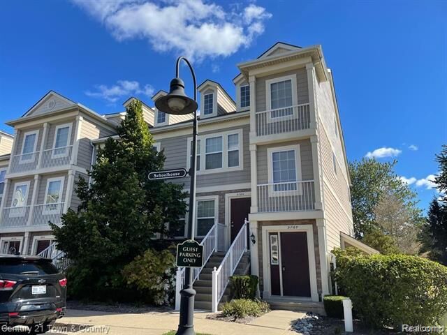 Property Photo:  3060 Schoolhouse 56  MI 48083 