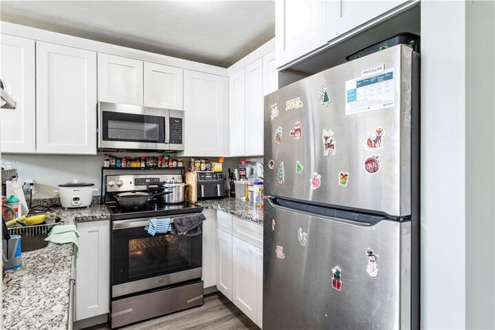 Property Photo:  200 Woodlawn Avenue 317  RI 02904 