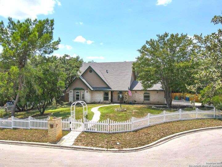 Property Photo:  6722 Lazyridge Dr  TX 78229 