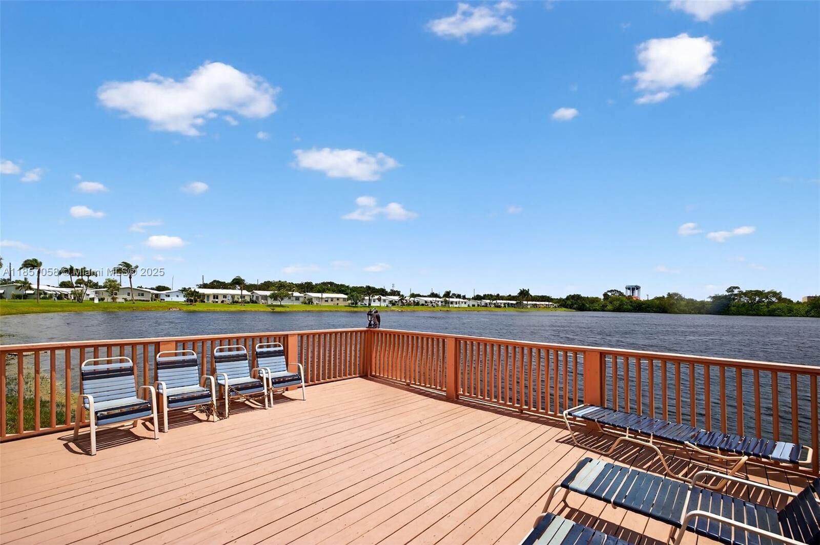 Property Photo: 2200 Park Ln 205 FL 33021